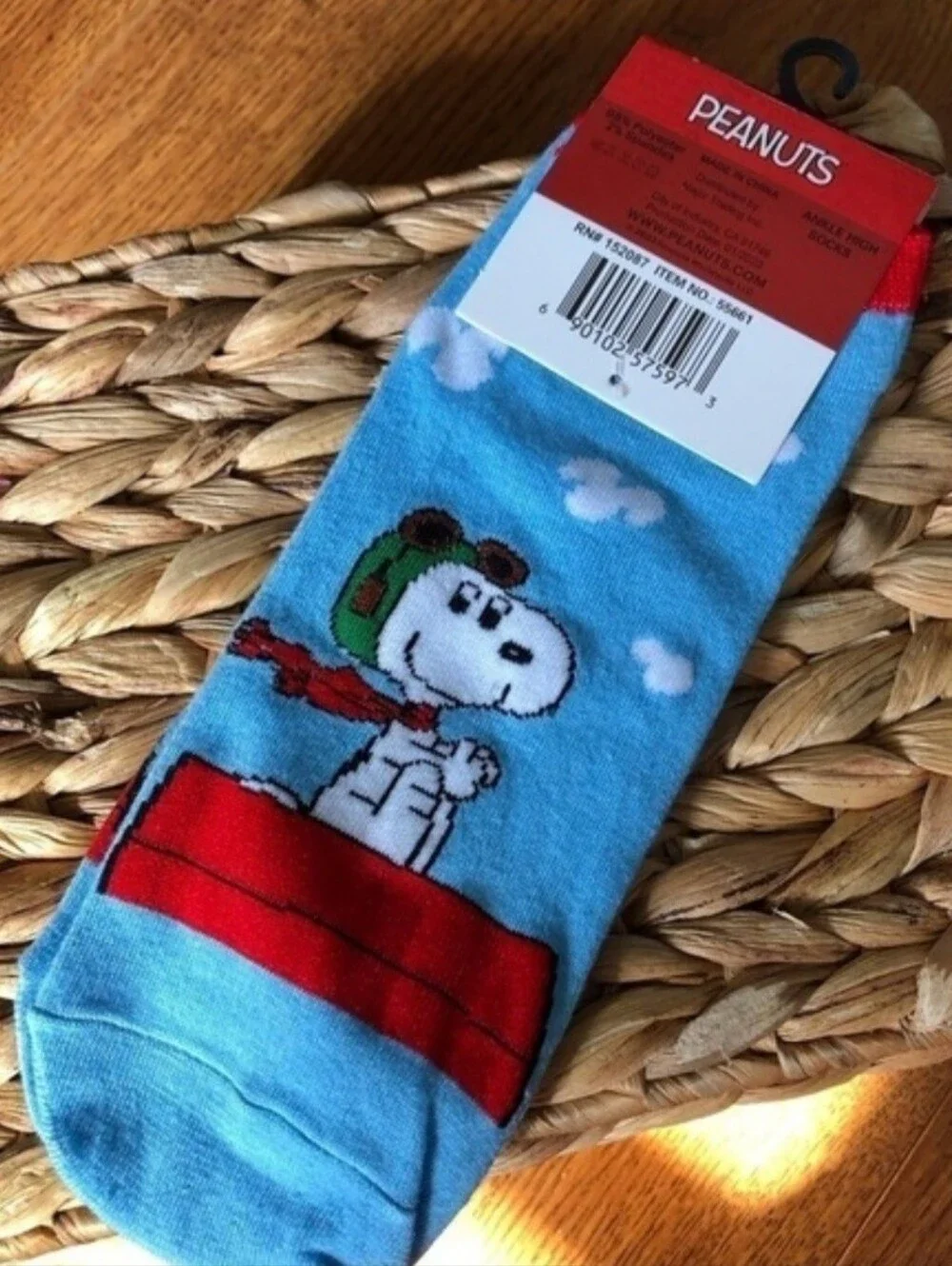 Peanuts Ankle High Socks: Snoopy High Flying in size Women's 9-11 NWT's
